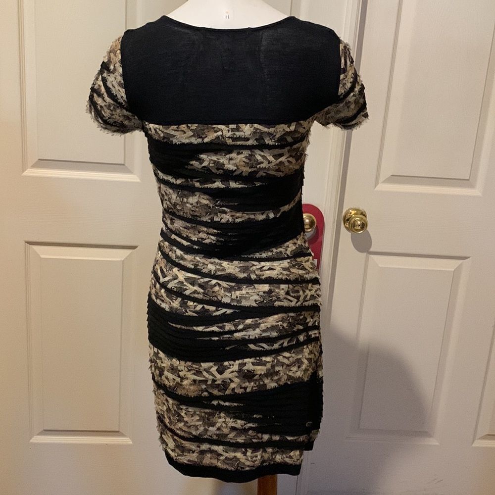 Diane Von Furstenberg rough edge tiered dress. Vintage Contemporary Classic - Picture 8 of 15